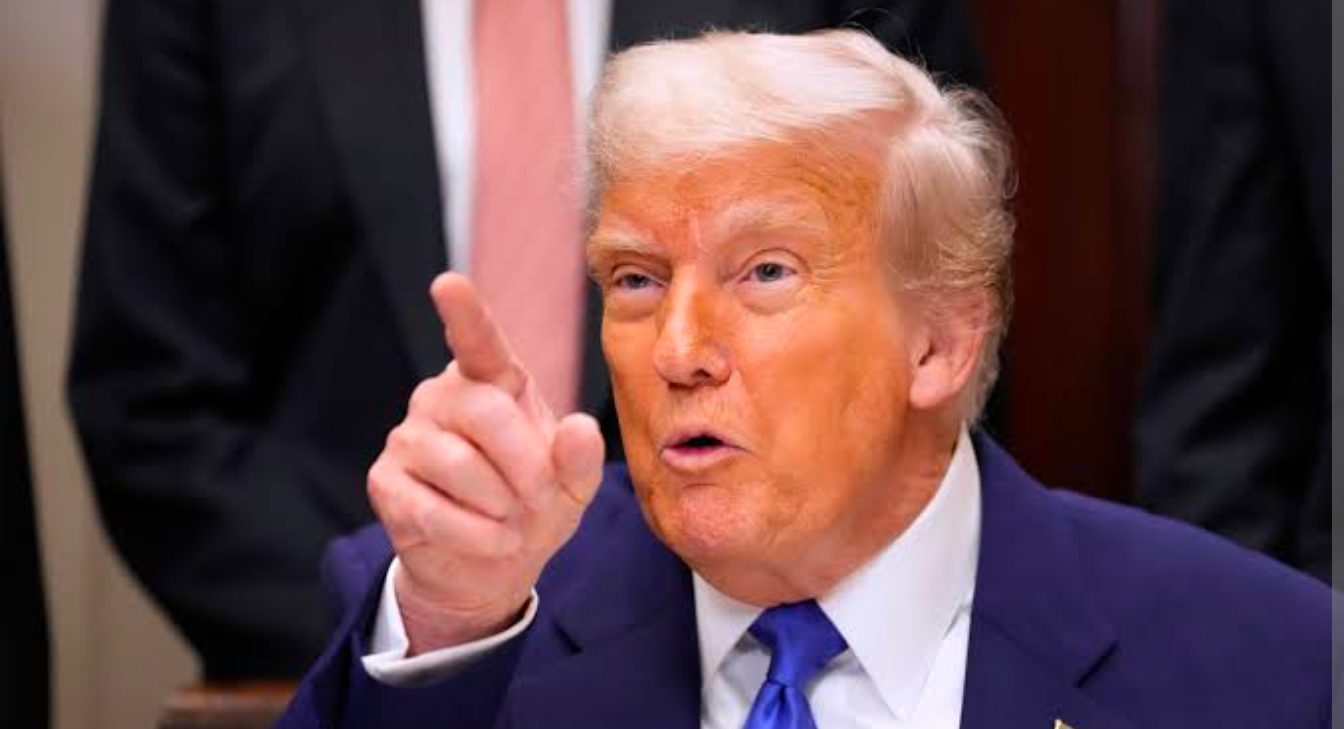 Donald Trump gọi tỷ giá hối đoái của Canada với Mỹ là 'không thể chấp nhận'
